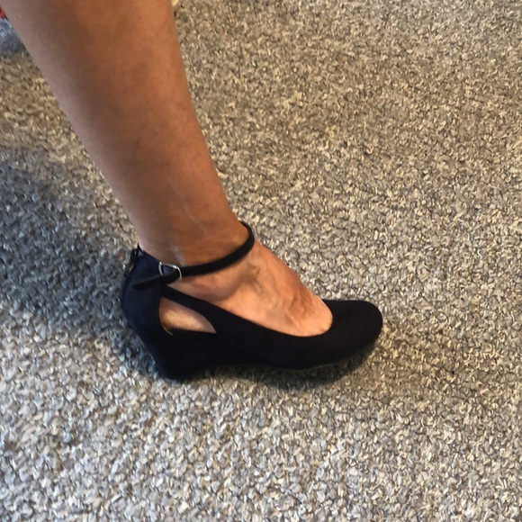 American Rag cie blue pump shoe, size 7 - Picture 2 of 6